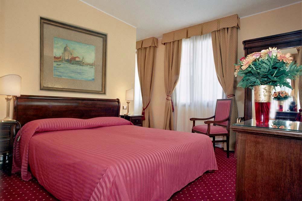 Acca Hotel Βενετία Δωμάτιο φωτογραφία